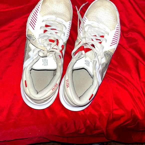 Kryies - Picture 1 of 2